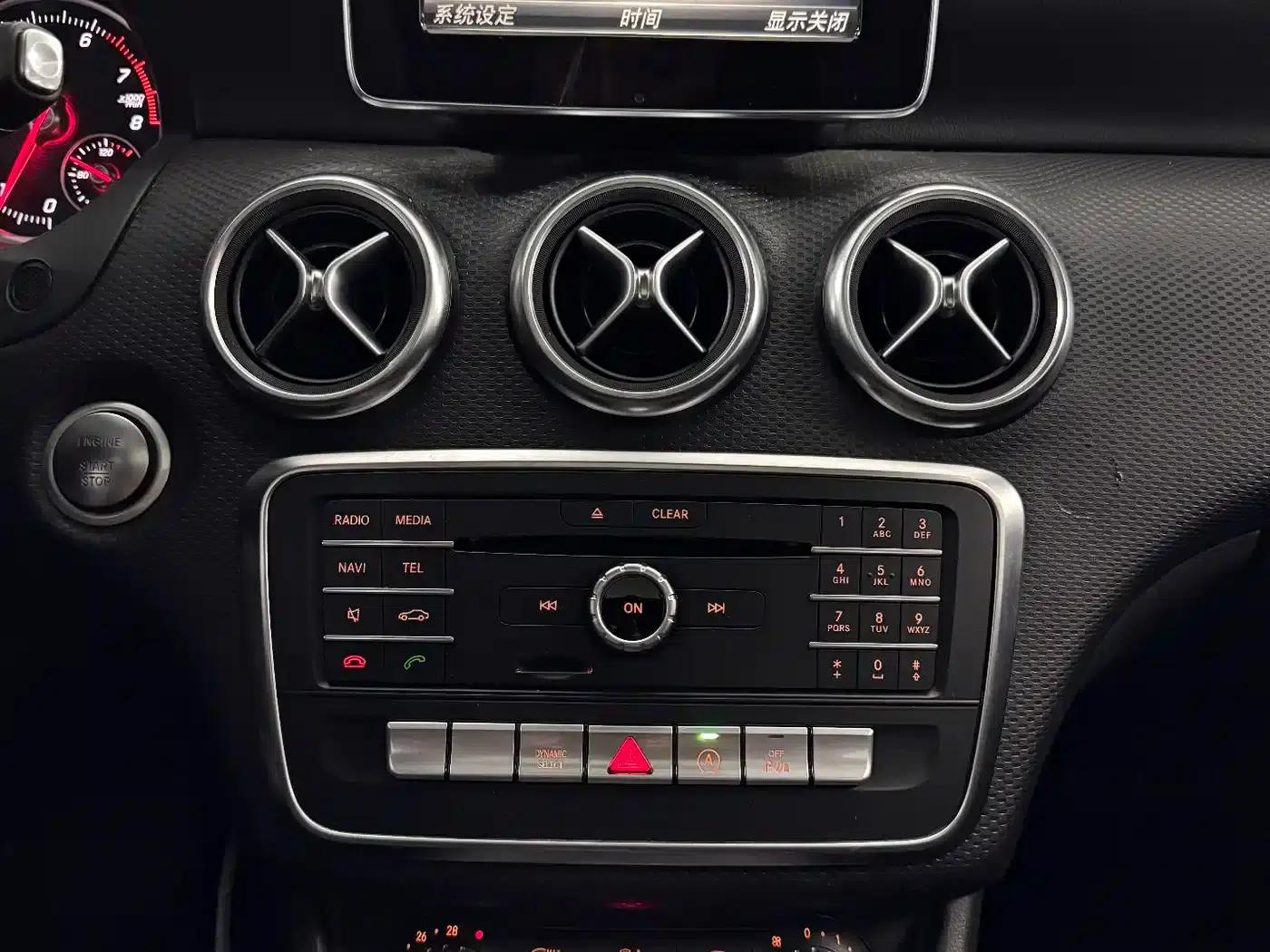 2016 Mercedes-Benz A-Class Imported Model A 200 Dynamic — миниатюра 19