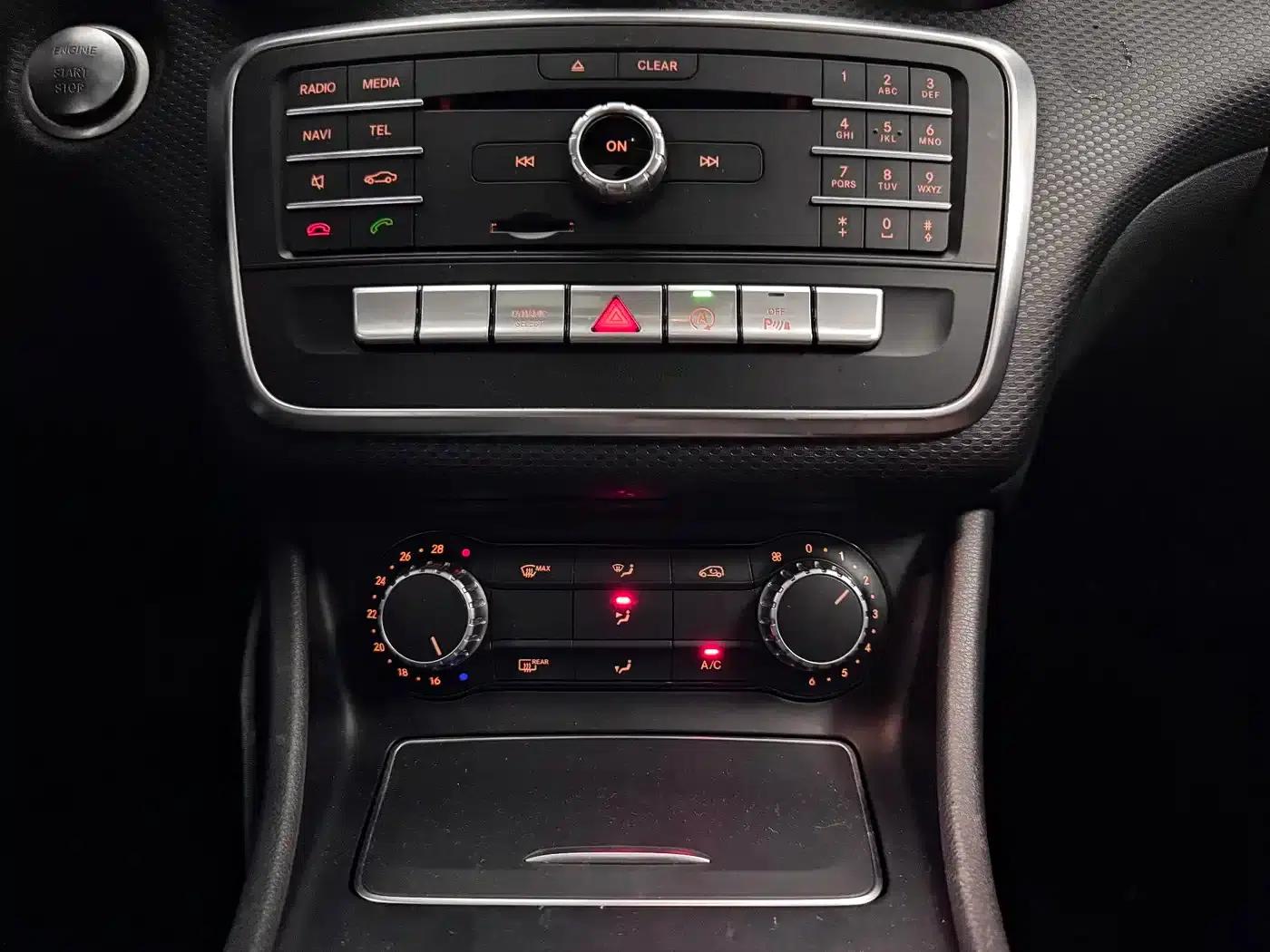 2016 Mercedes-Benz A-Class Imported Model A 200 Dynamic — миниатюра 20