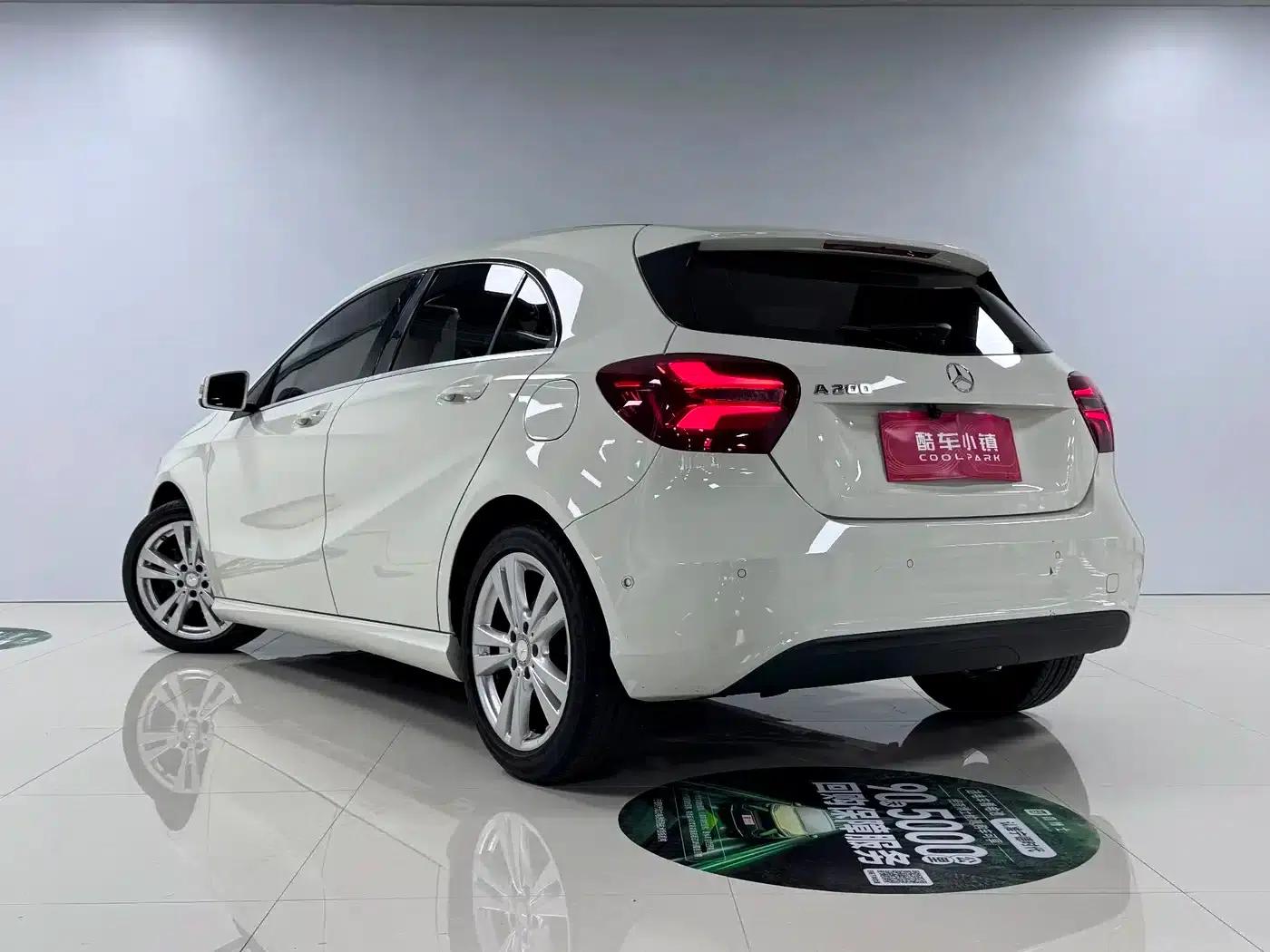 2016 Mercedes-Benz A-Class Imported Model A 200 Dynamic — миниатюра 30