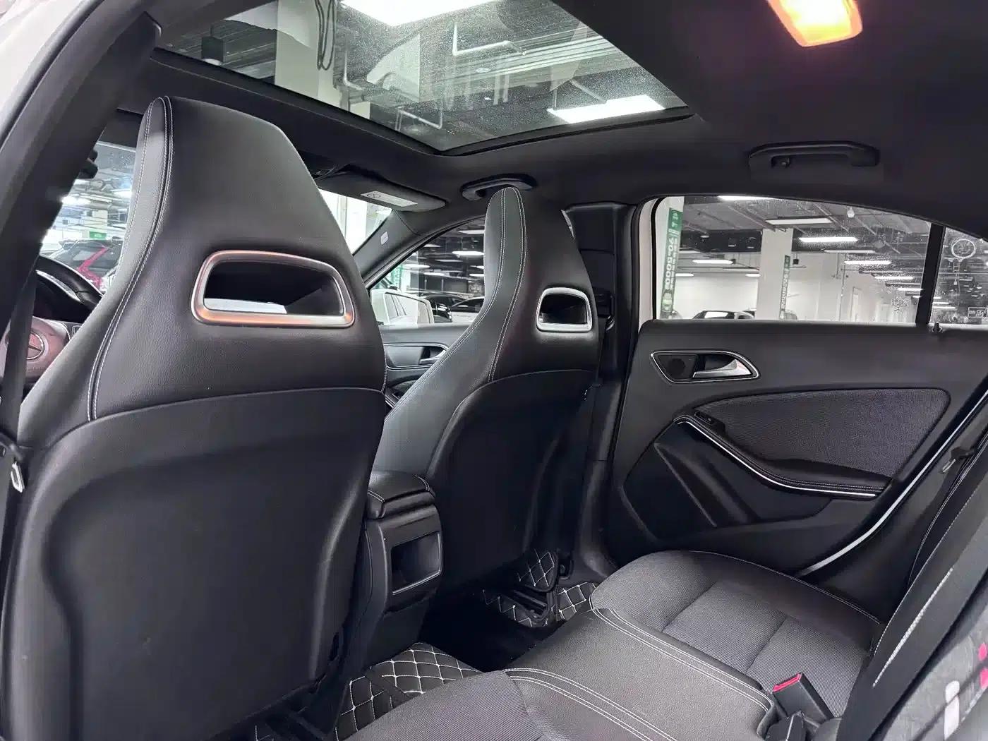 2016 Mercedes-Benz A-Class Imported Model A 200 Dynamic — миниатюра 8