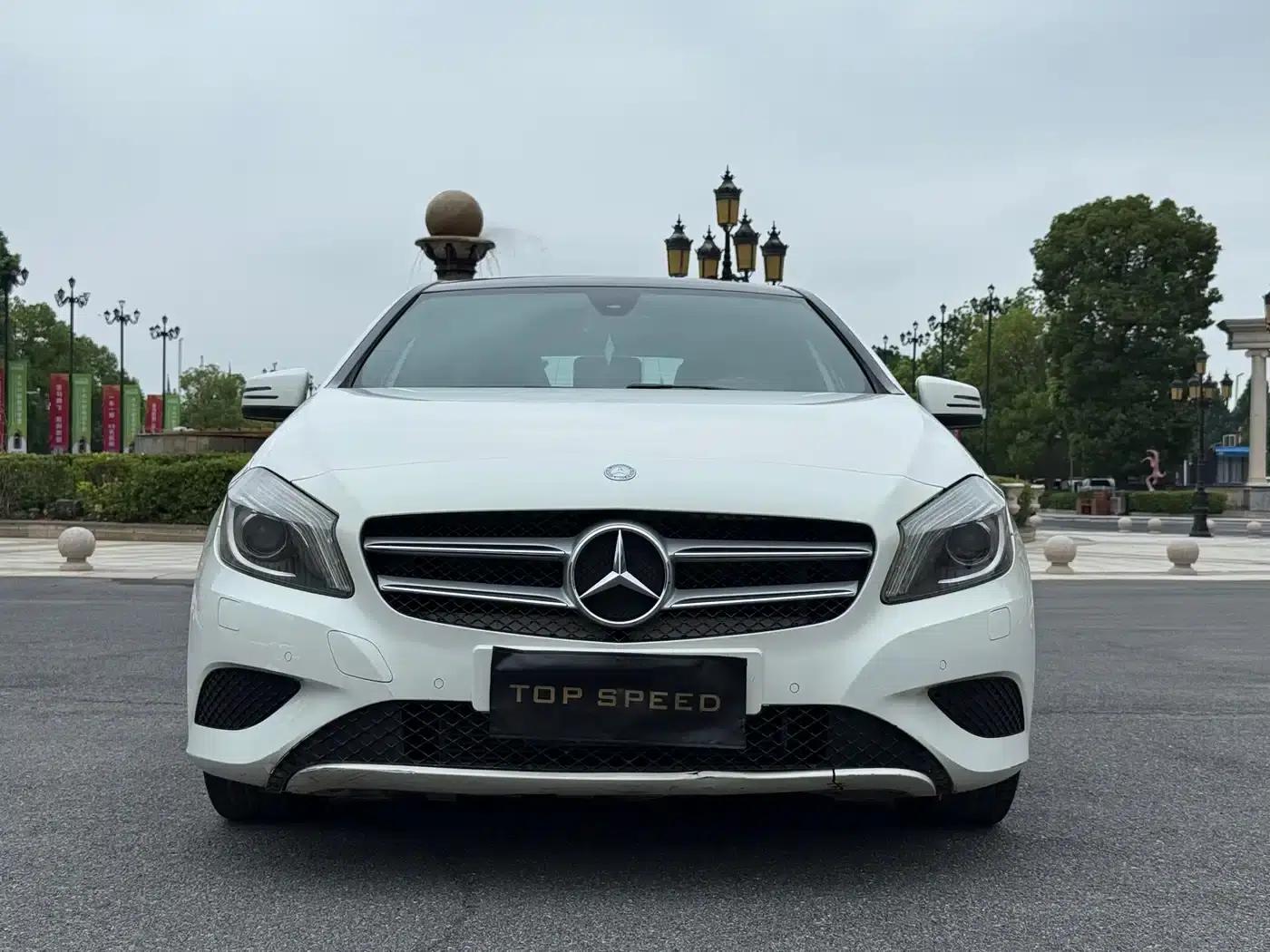 2015 Mercedes-Benz A-Class Imported Model A 200 Fashion Edition — миниатюра 3