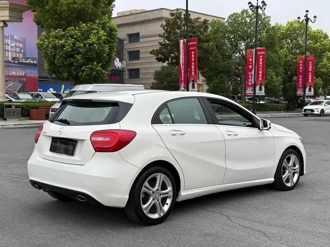 2015 Mercedes-Benz A-Class Imported Model A 200 Fashion Edition — миниатюра 8