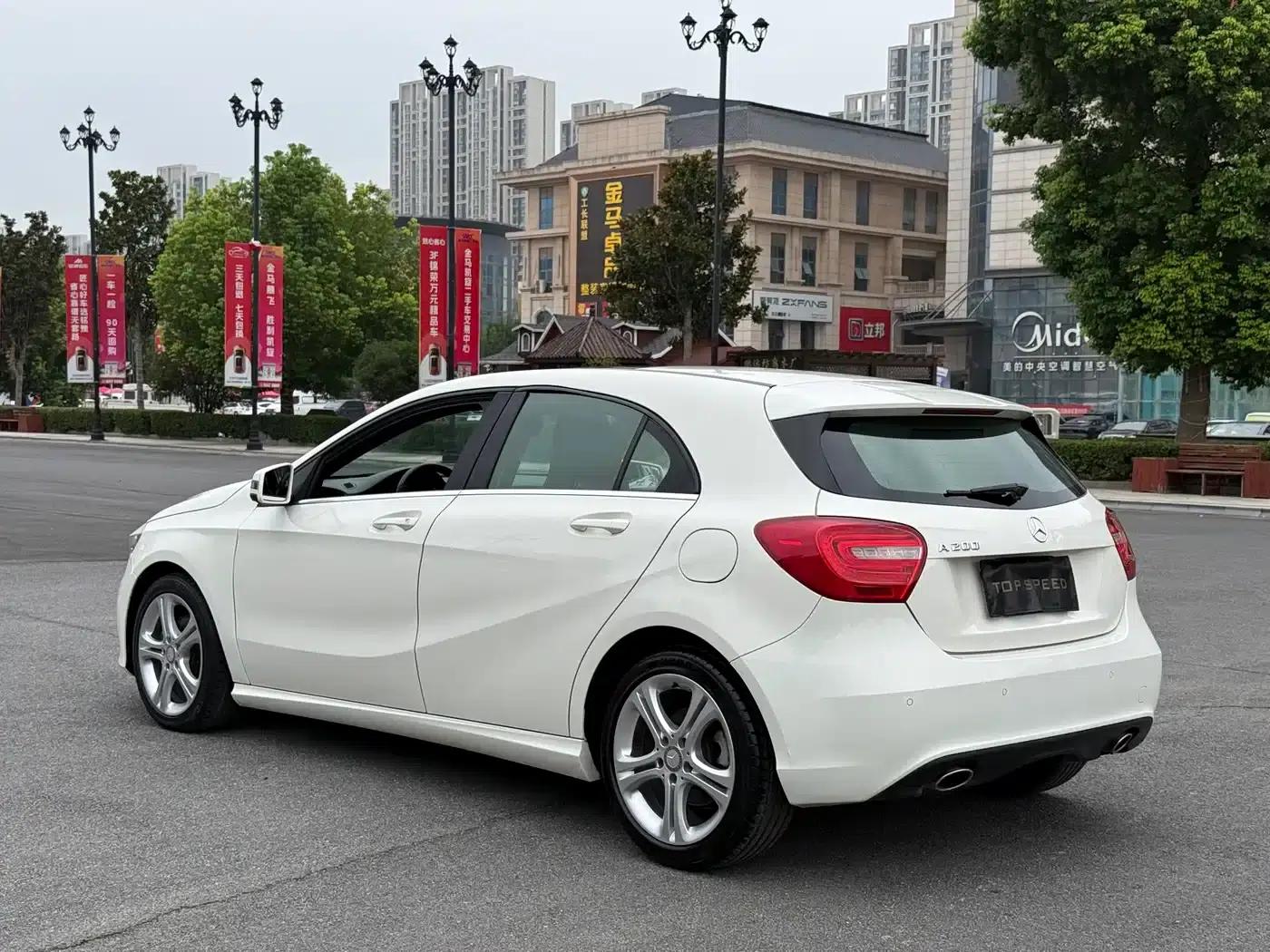 2015 Mercedes-Benz A-Class Imported Model A 200 Fashion Edition — миниатюра 9