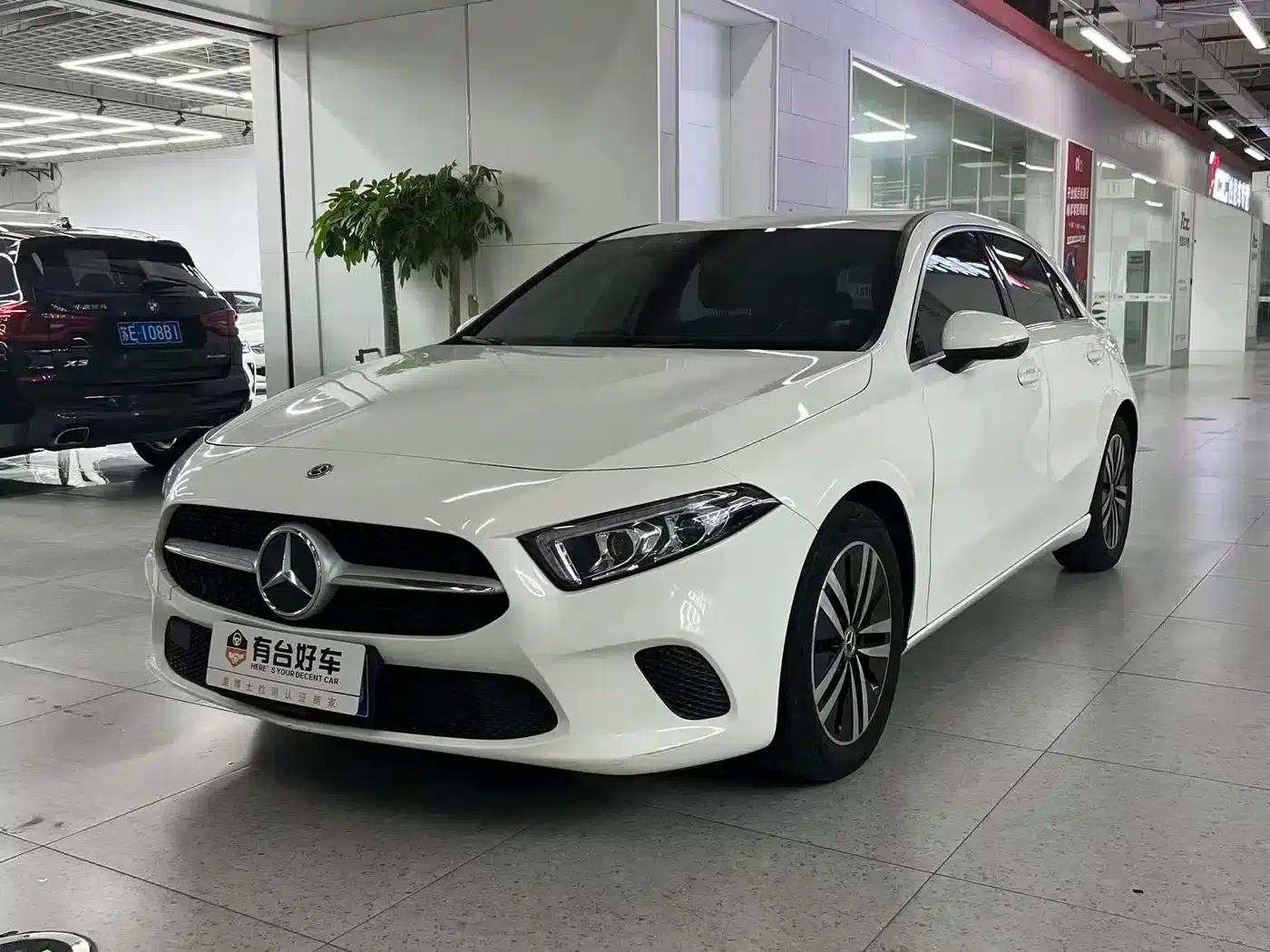 Imported Mercedes-Benz A-Class 2020 A 180 — миниатюра 1
