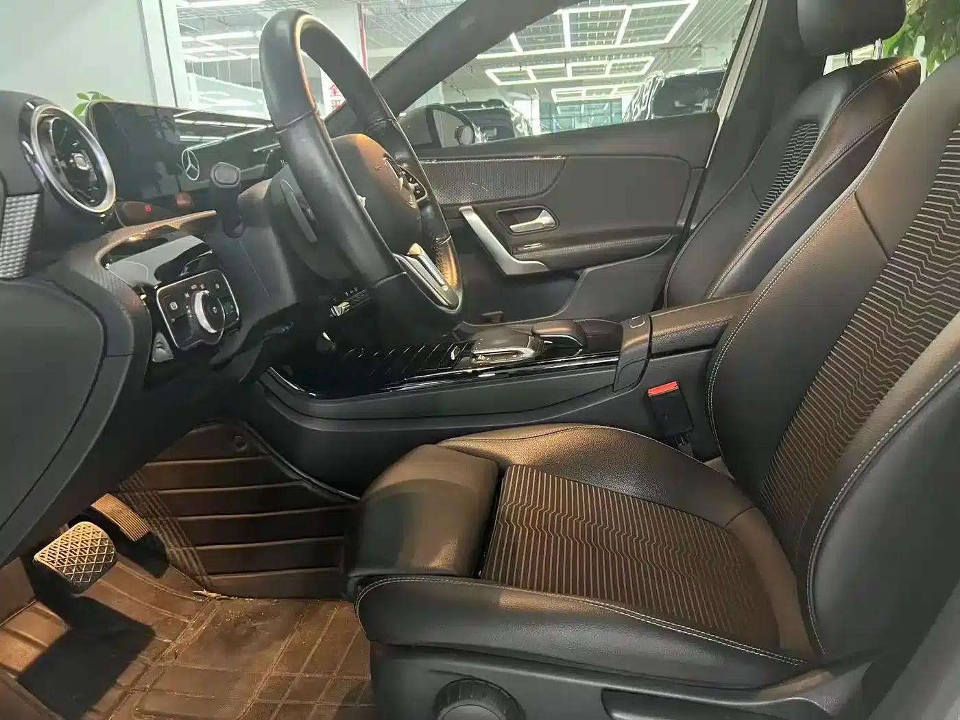 Imported Mercedes-Benz A-Class 2020 A 180 — миниатюра 3