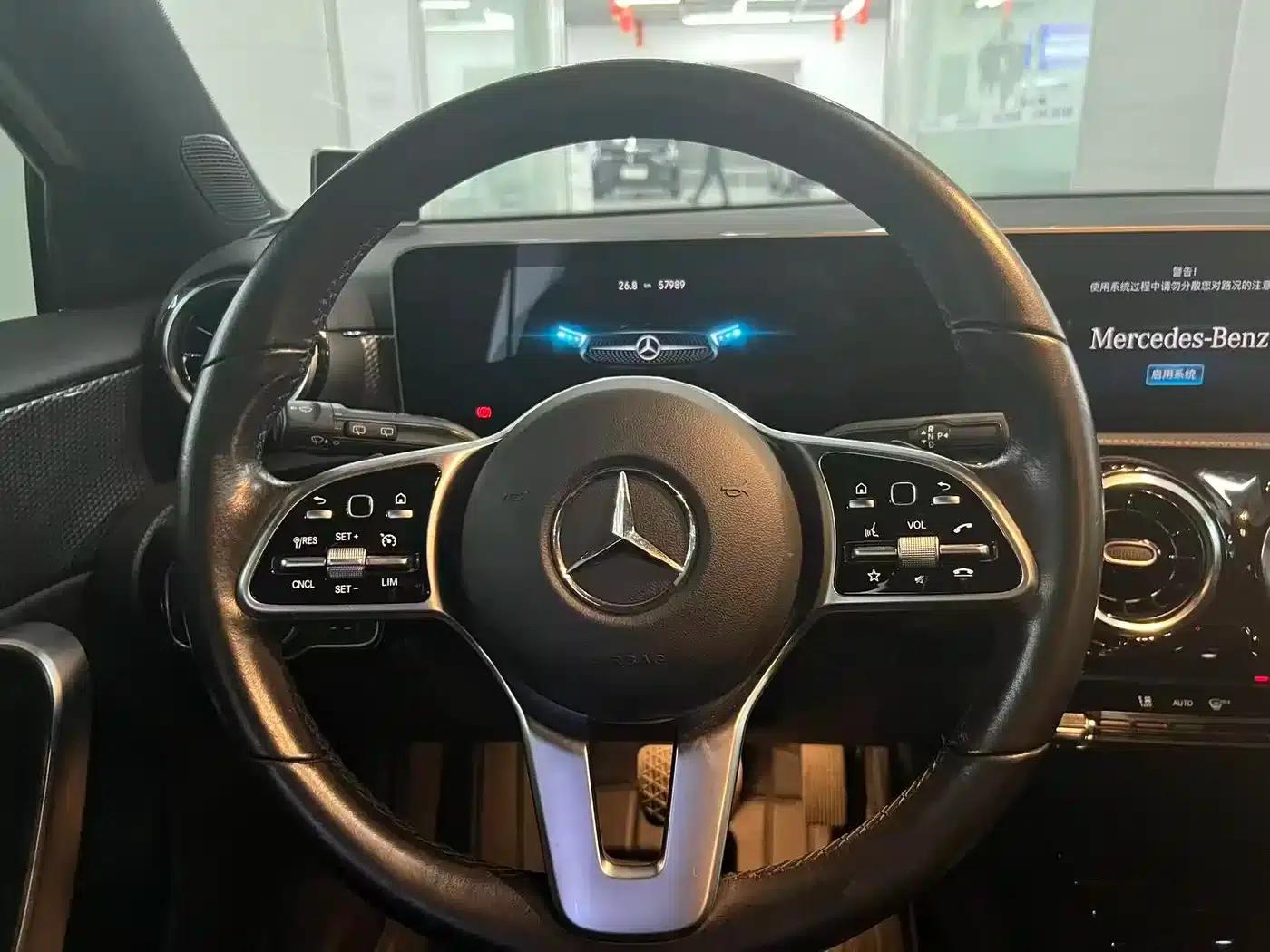 Imported Mercedes-Benz A-Class 2020 A 180 — миниатюра 6