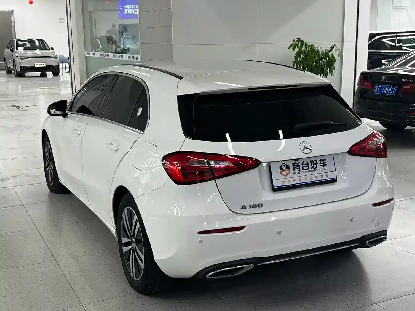 Imported Mercedes-Benz A-Class 2020 A 180 — миниатюра 10