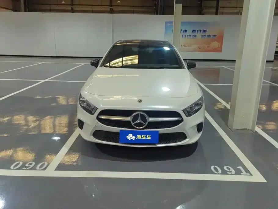 2019 Mercedes-Benz A-Class Imported Model A 200 Dynamic — миниатюра 2