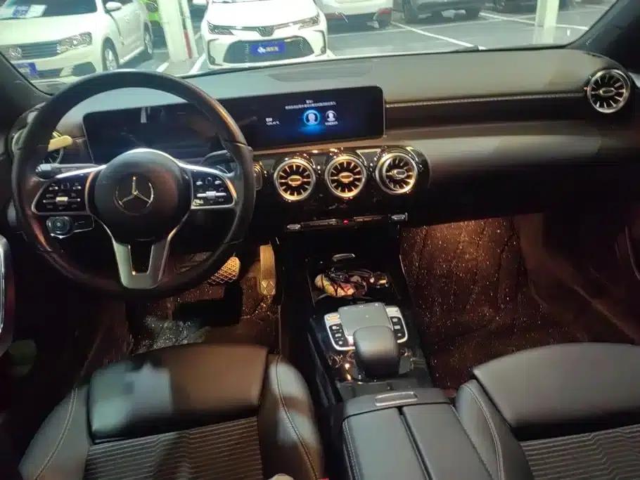 2019 Mercedes-Benz A-Class Imported Model A 200 Dynamic — миниатюра 12