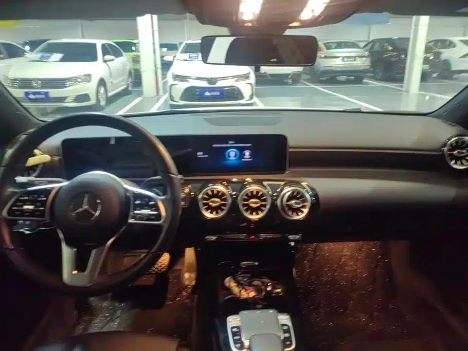 2019 Mercedes-Benz A-Class Imported Model A 200 Dynamic — миниатюра 13
