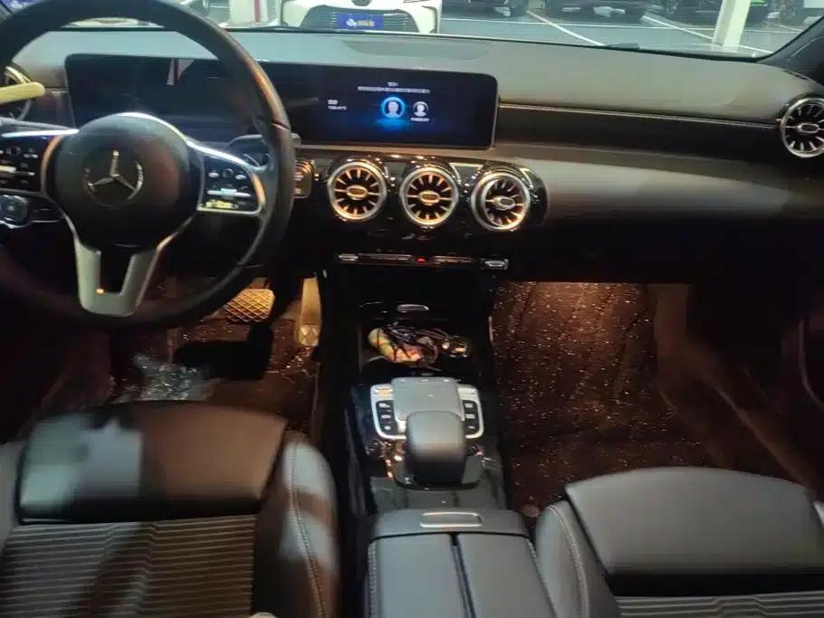 2019 Mercedes-Benz A-Class Imported Model A 200 Dynamic — миниатюра 16