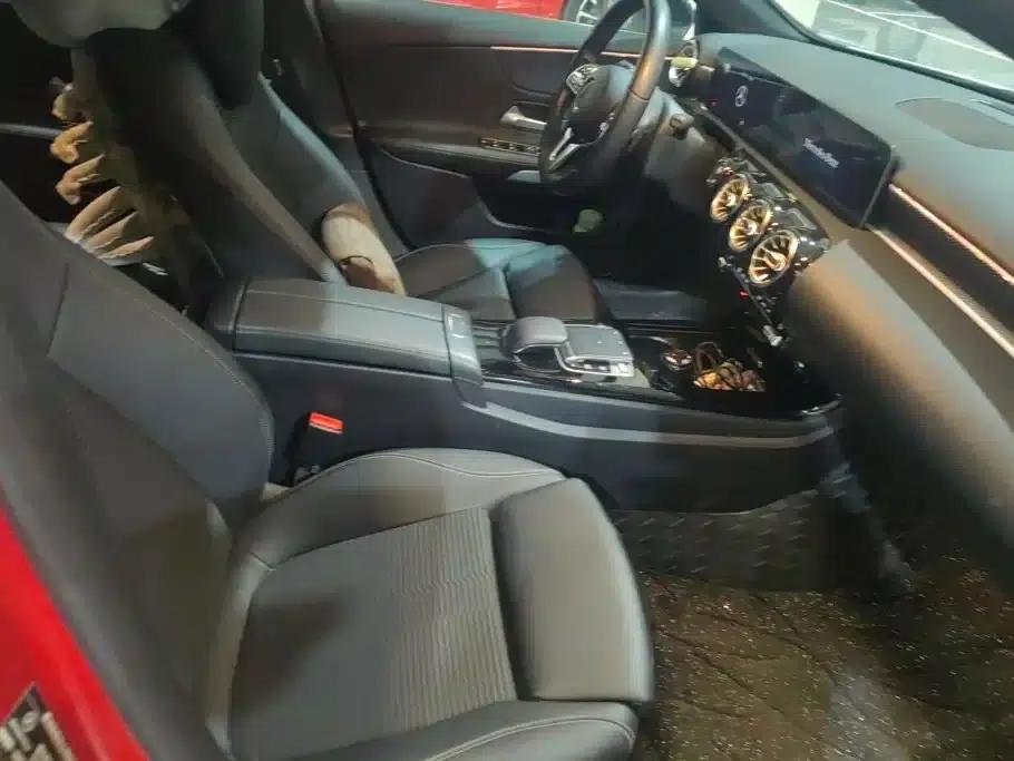 2019 Mercedes-Benz A-Class Imported Model A 200 Dynamic — миниатюра 8