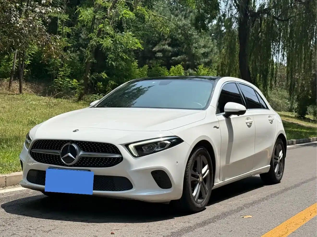 2019 Mercedes-Benz A-Class Imported Model A 200 Dynamic — миниатюра 1