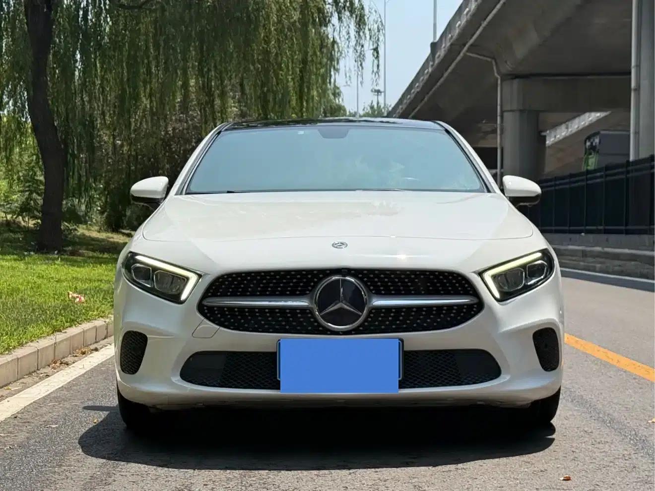 2019 Mercedes-Benz A-Class Imported Model A 200 Dynamic — миниатюра 2