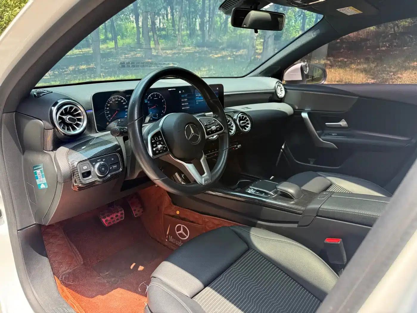 2019 Mercedes-Benz A-Class Imported Model A 200 Dynamic — миниатюра 8