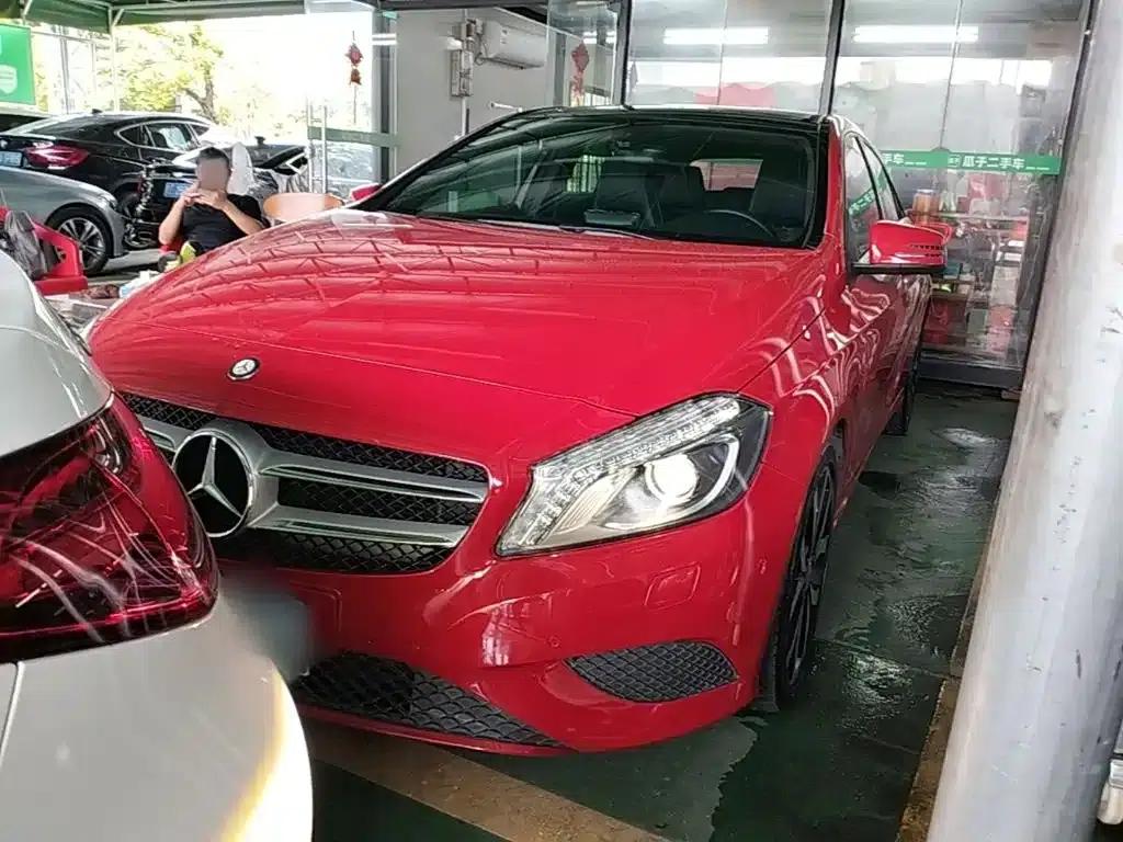 2015 Mercedes-Benz A-Class Imported Model A 200 Fashion Edition — миниатюра 1