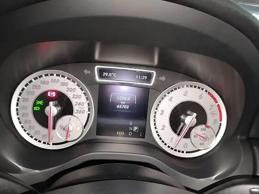2015 Mercedes-Benz A-Class Imported Model A 200 Fashion Edition — миниатюра 12