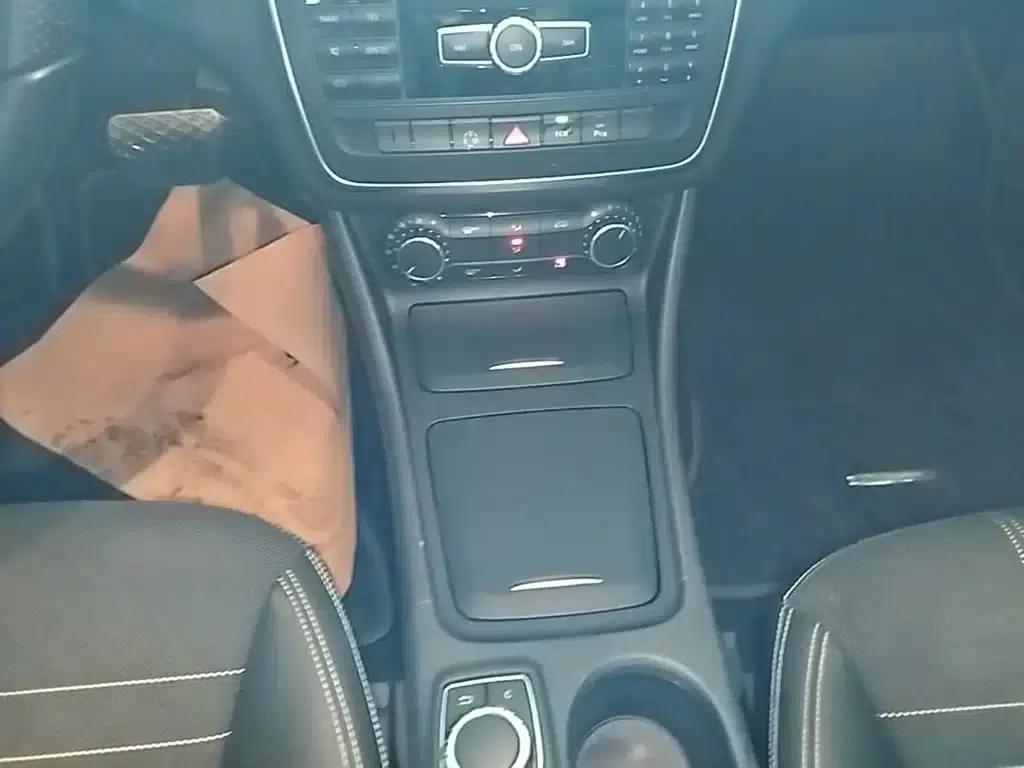 2015 Mercedes-Benz A-Class Imported Model A 200 Fashion Edition — миниатюра 14