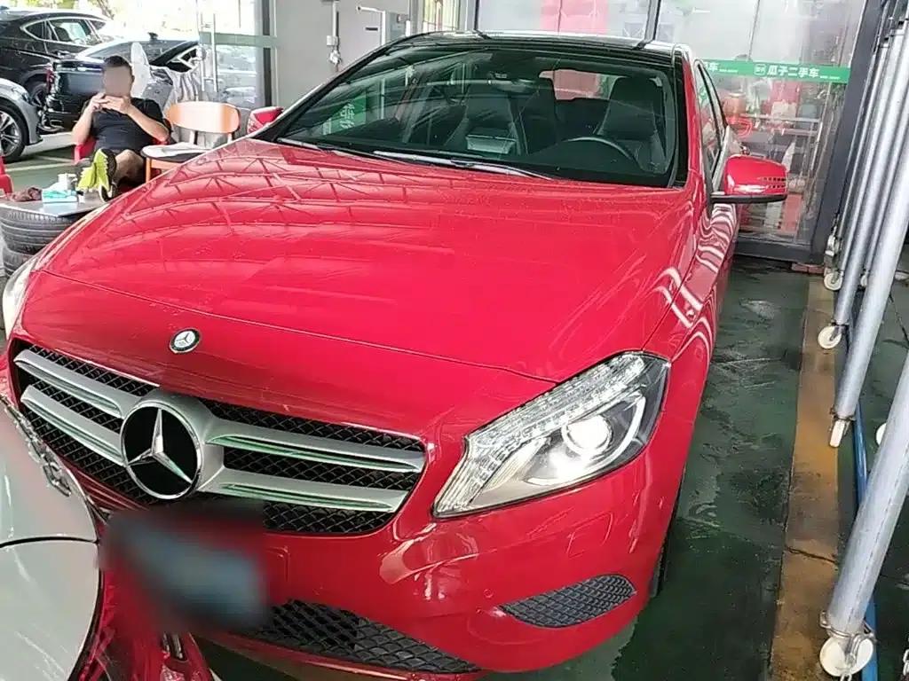 2015 Mercedes-Benz A-Class Imported Model A 200 Fashion Edition — миниатюра 3