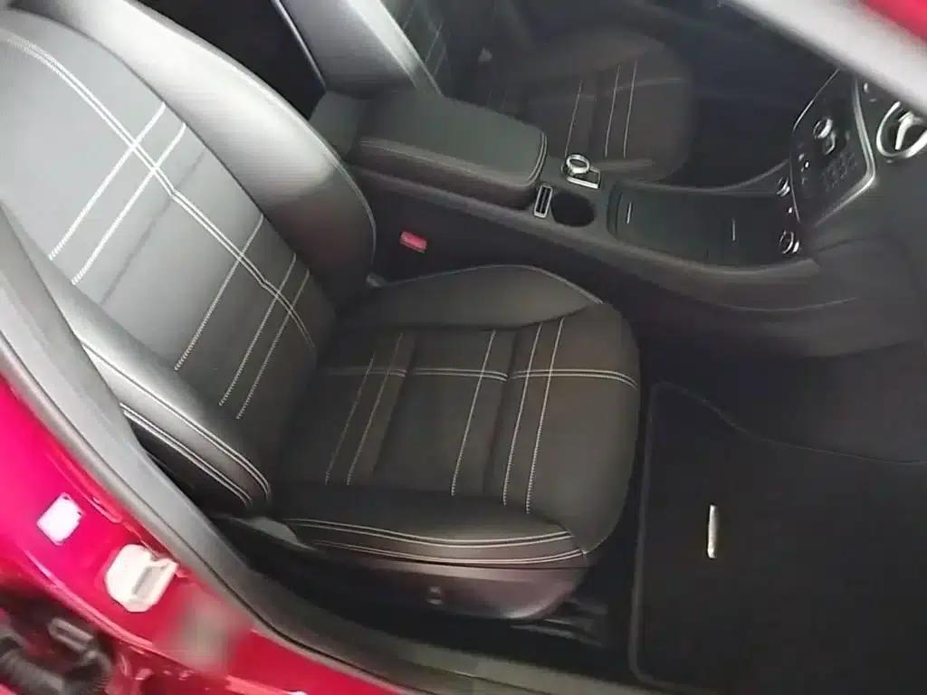2015 Mercedes-Benz A-Class Imported Model A 200 Fashion Edition — миниатюра 25