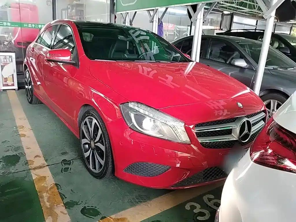 2015 Mercedes-Benz A-Class Imported Model A 200 Fashion Edition — миниатюра 4