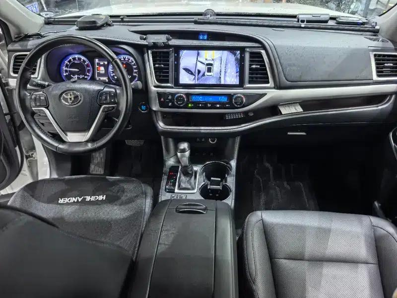 2018 Toyota Highlander 2.0T 4WD Premium Edition 7-seater (China VI Emission Standard) — миниатюра 7
