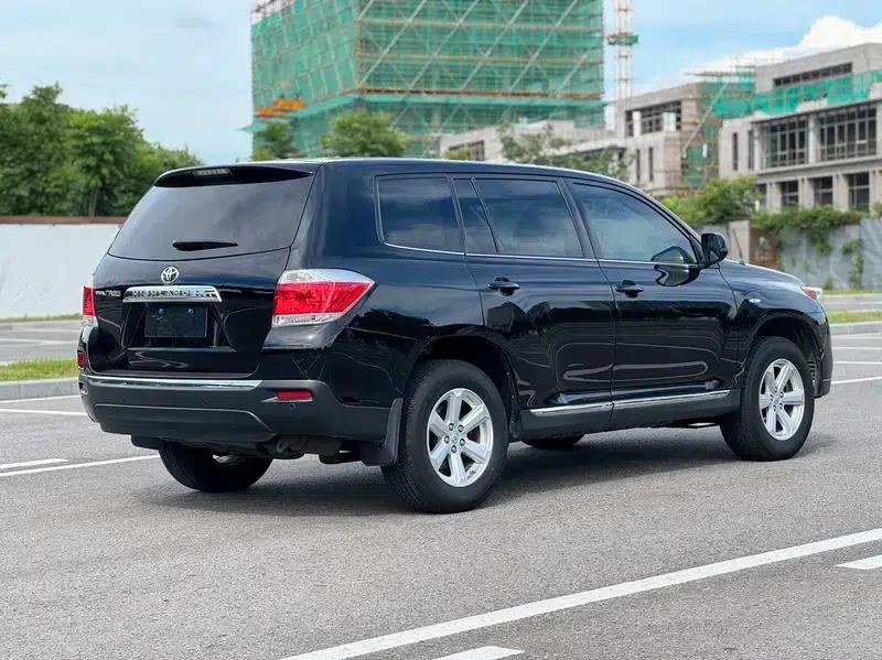 2011 Highlander 2.7L 2WD 5-seater Elite Edition — миниатюра 6