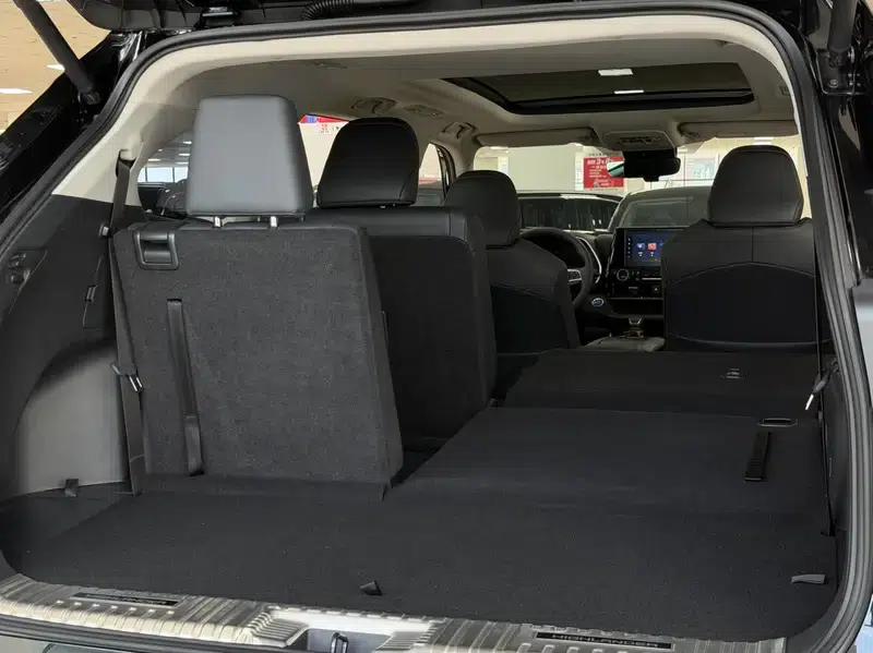 2022 Toyota Highlander Hybrid 2.5L AWD Luxury 7-Seater — миниатюра 18