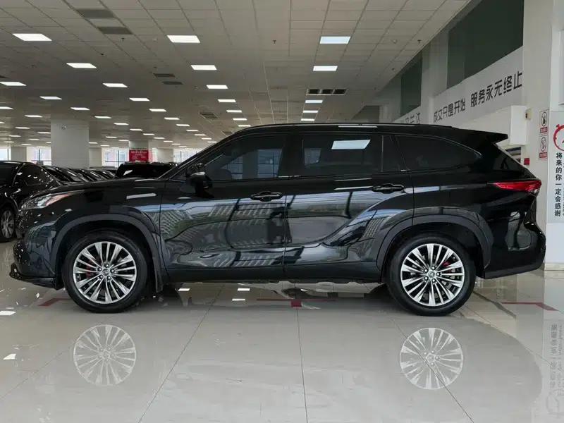 2022 Toyota Highlander Hybrid 2.5L AWD Luxury 7-Seater — миниатюра 4