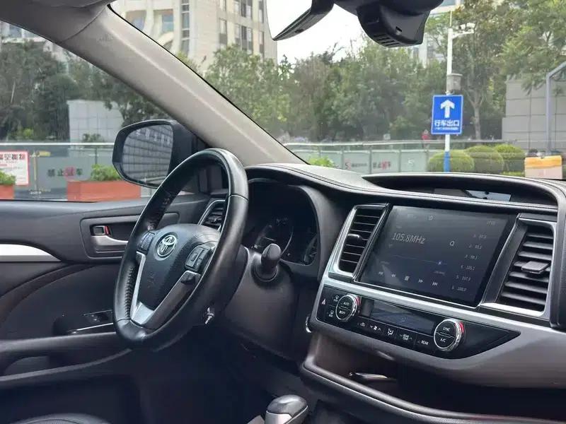 2018 Toyota Highlander 2.0T 4WD Premium Edition 7-seater (China VI Emission Standard) — миниатюра 13