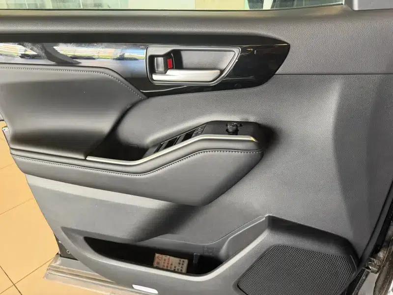 2022 Toyota Highlander 380T AWD Premium 7-seater — миниатюра 31