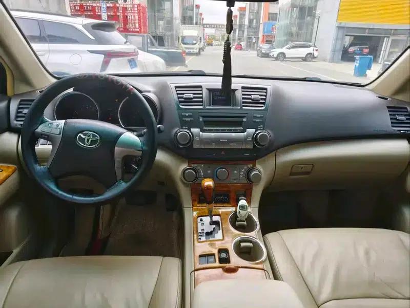 Highlander 2009 2.7L 2WD 5-seater Sport Edition — миниатюра 7