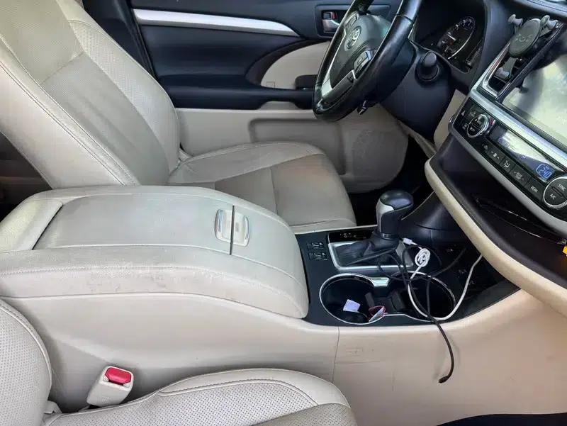 2018 Toyota Highlander 2.0T 4WD Premium Edition 7-seater (China VI Emission Standard) — миниатюра 30