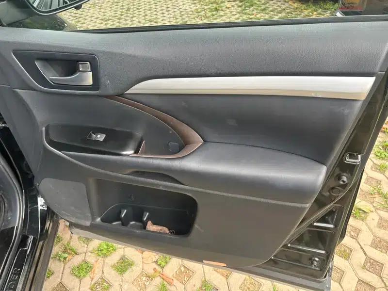 2018 Toyota Highlander 2.0T 2WD Luxury 7-seater (National V Emission Standard) — миниатюра 13