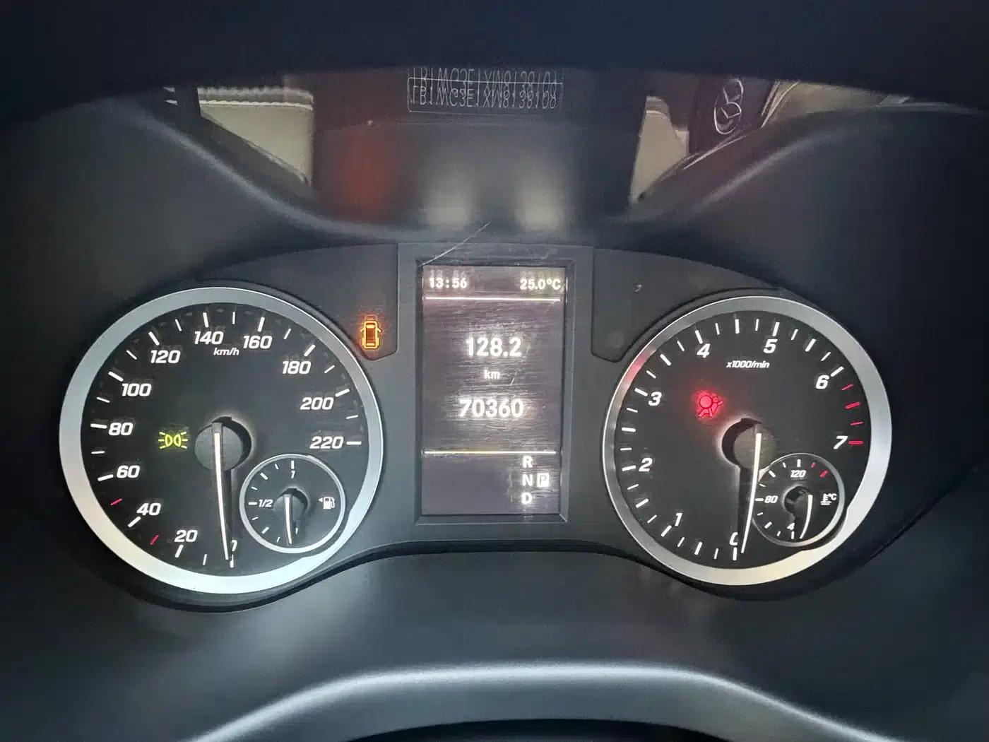 Vito 2021 2.0T Business Edition 7-seater — миниатюра 24