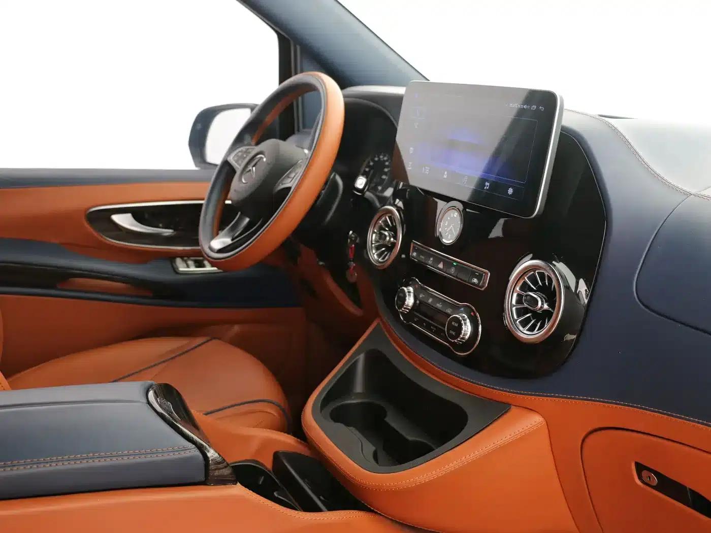 2023 Nissan Vito 2.0T Business Edition 7-seater — миниатюра 17