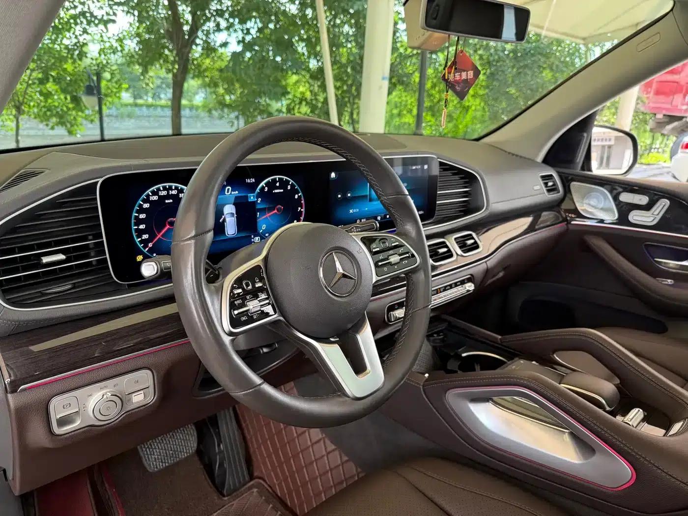 Imported Mercedes-Benz GLE 2020 facelift GLE 350 4MATIC Fashion model — миниатюра 15