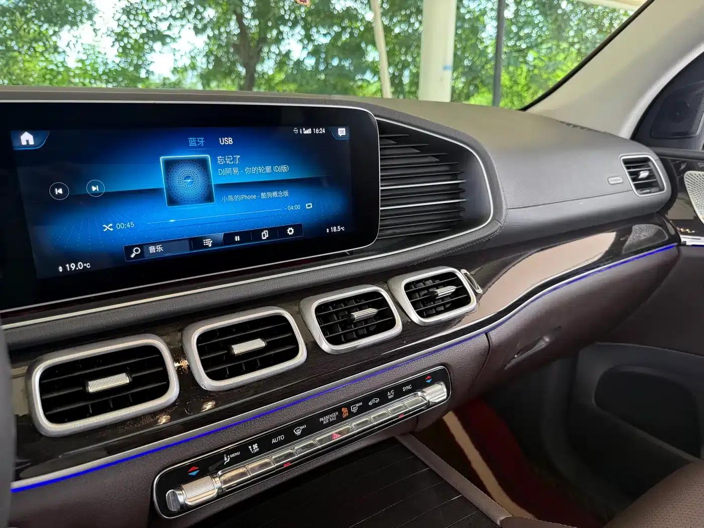Imported Mercedes-Benz GLE 2020 facelift GLE 350 4MATIC Fashion model — миниатюра 17