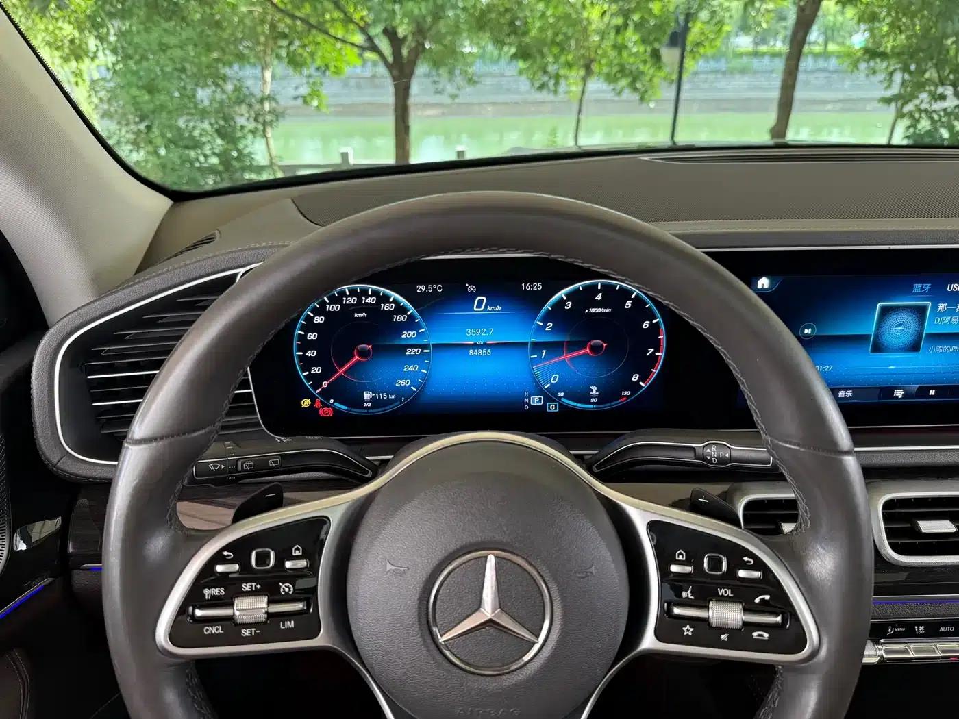 Imported Mercedes-Benz GLE 2020 facelift GLE 350 4MATIC Fashion model — миниатюра 19