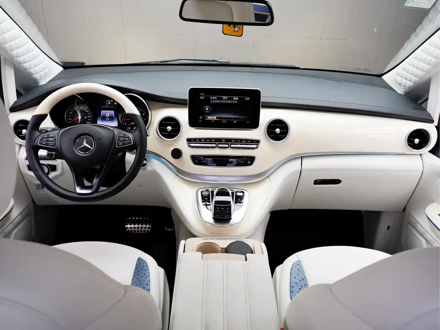 Mercedes-Benz V-Class 2018 V 260 L Premium Extended Edition (China VI Emission Standard) — миниатюра 16