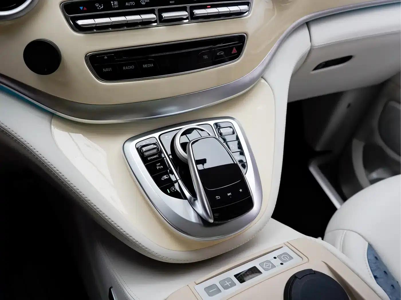 Mercedes-Benz V-Class 2018 V 260 L Premium Extended Edition (China VI Emission Standard) — миниатюра 18