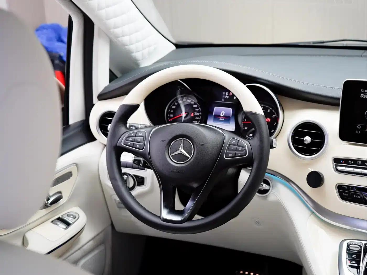 Mercedes-Benz V-Class 2018 V 260 L Premium Extended Edition (China VI Emission Standard) — миниатюра 21