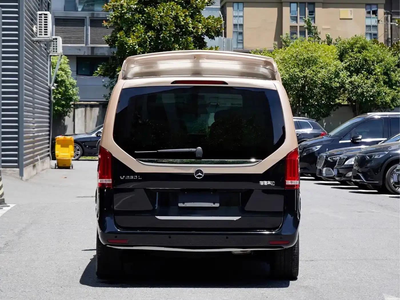 Mercedes-Benz V-Class 2018 V 260 L Premium Extended Edition (China VI Emission Standard) — миниатюра 5