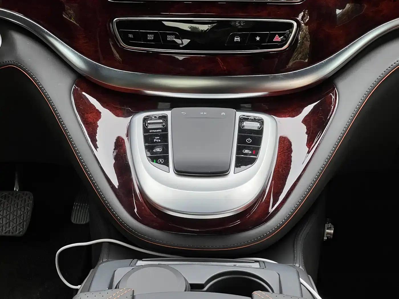 Mercedes-Benz V-Class 2022 V 260 L Long Wheelbase Luxury Edition — миниатюра 19