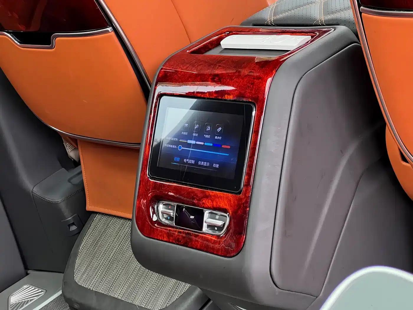 Mercedes-Benz V-Class 2022 V 260 L Long Wheelbase Luxury Edition — миниатюра 22