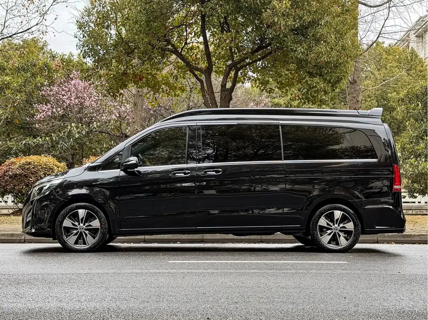 Mercedes-Benz V-Class 2022 V 260 L Long Wheelbase Luxury Edition — миниатюра 7