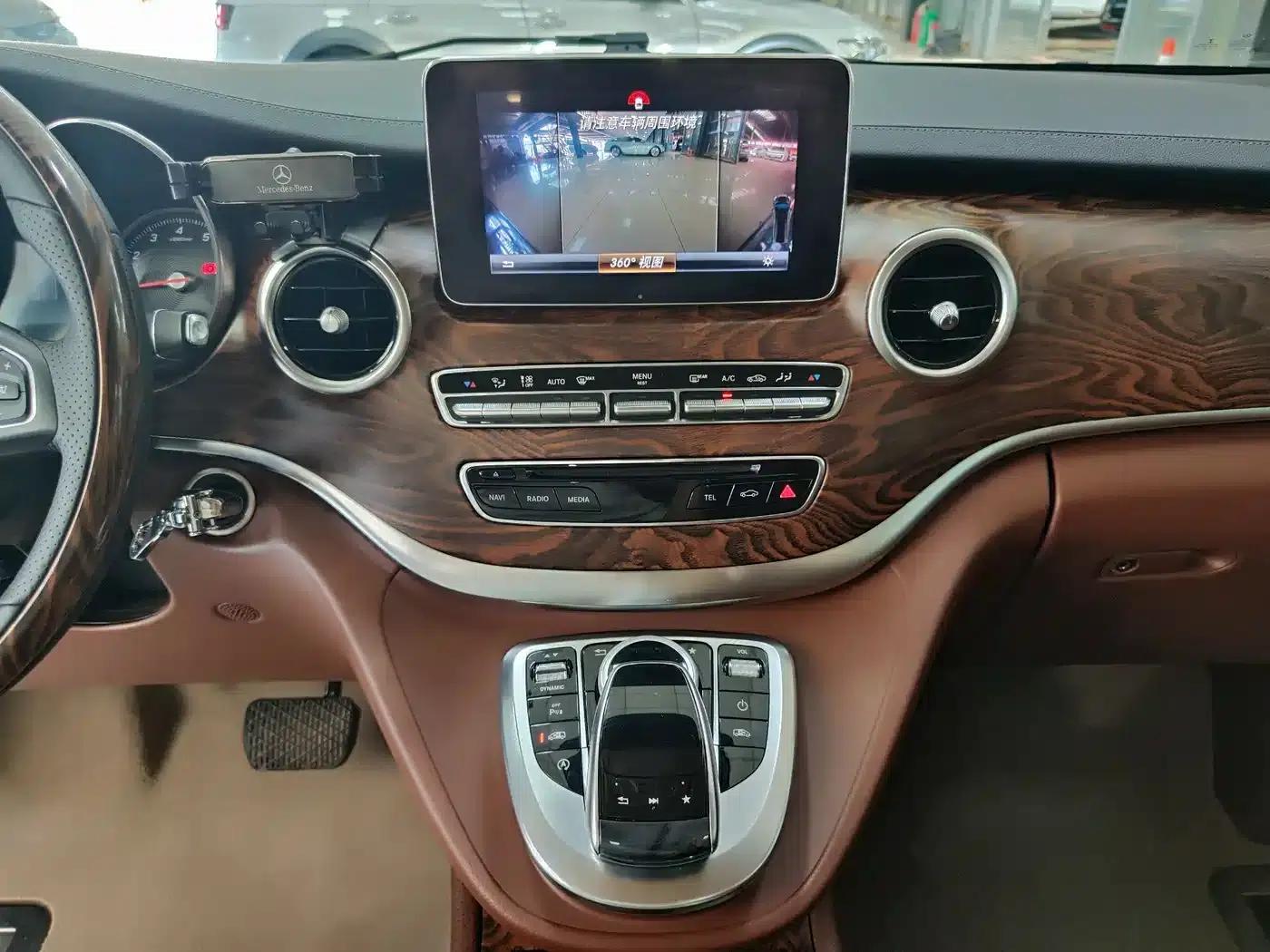 Mercedes-Benz V-Class 2018 V 260 L Premium Extended Edition (China VI Emission Standard) — миниатюра 13