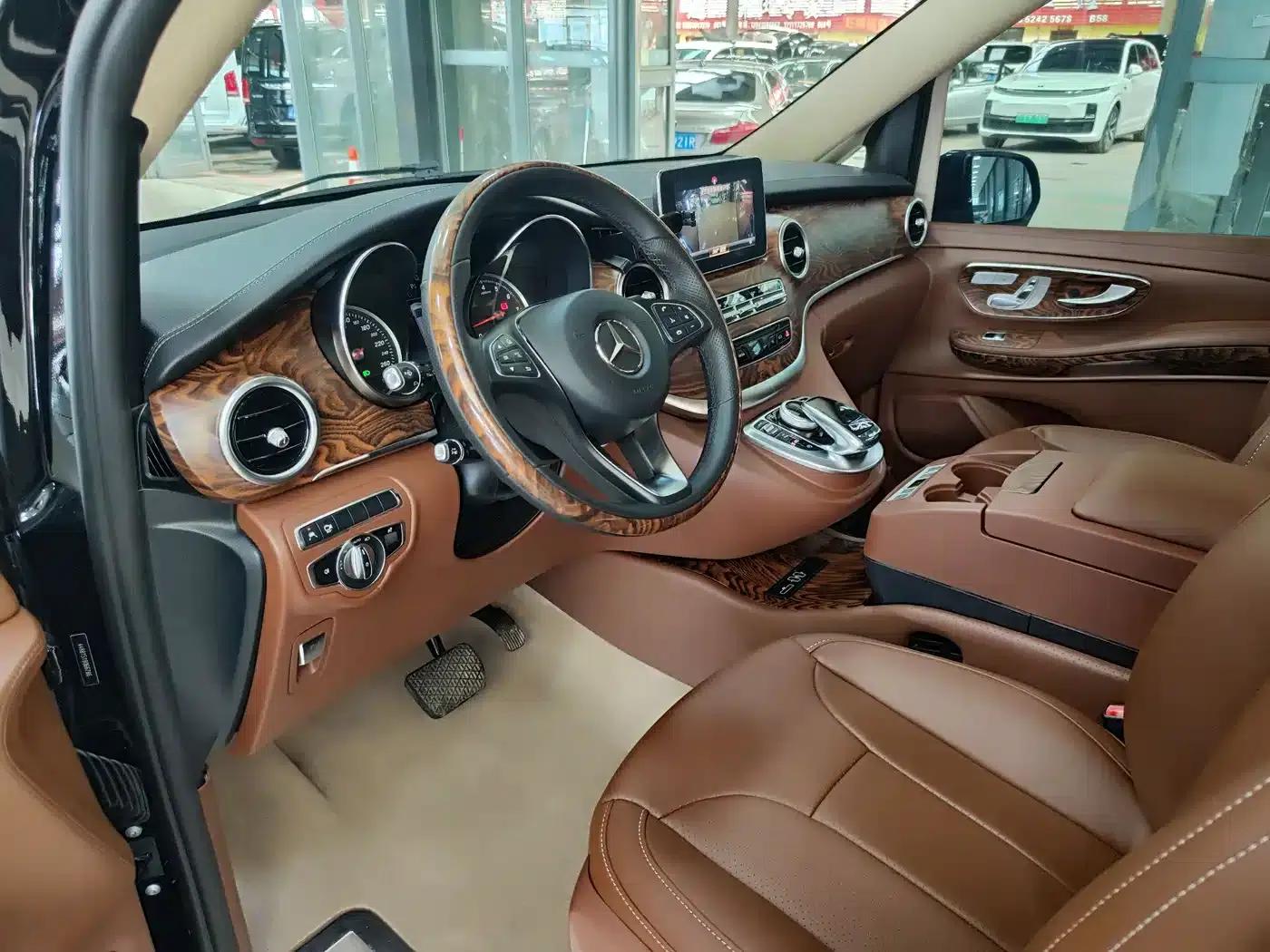 Mercedes-Benz V-Class 2018 V 260 L Premium Extended Edition (China VI Emission Standard) — миниатюра 14