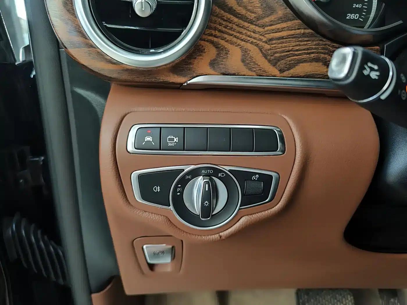 Mercedes-Benz V-Class 2018 V 260 L Premium Extended Edition (China VI Emission Standard) — миниатюра 19