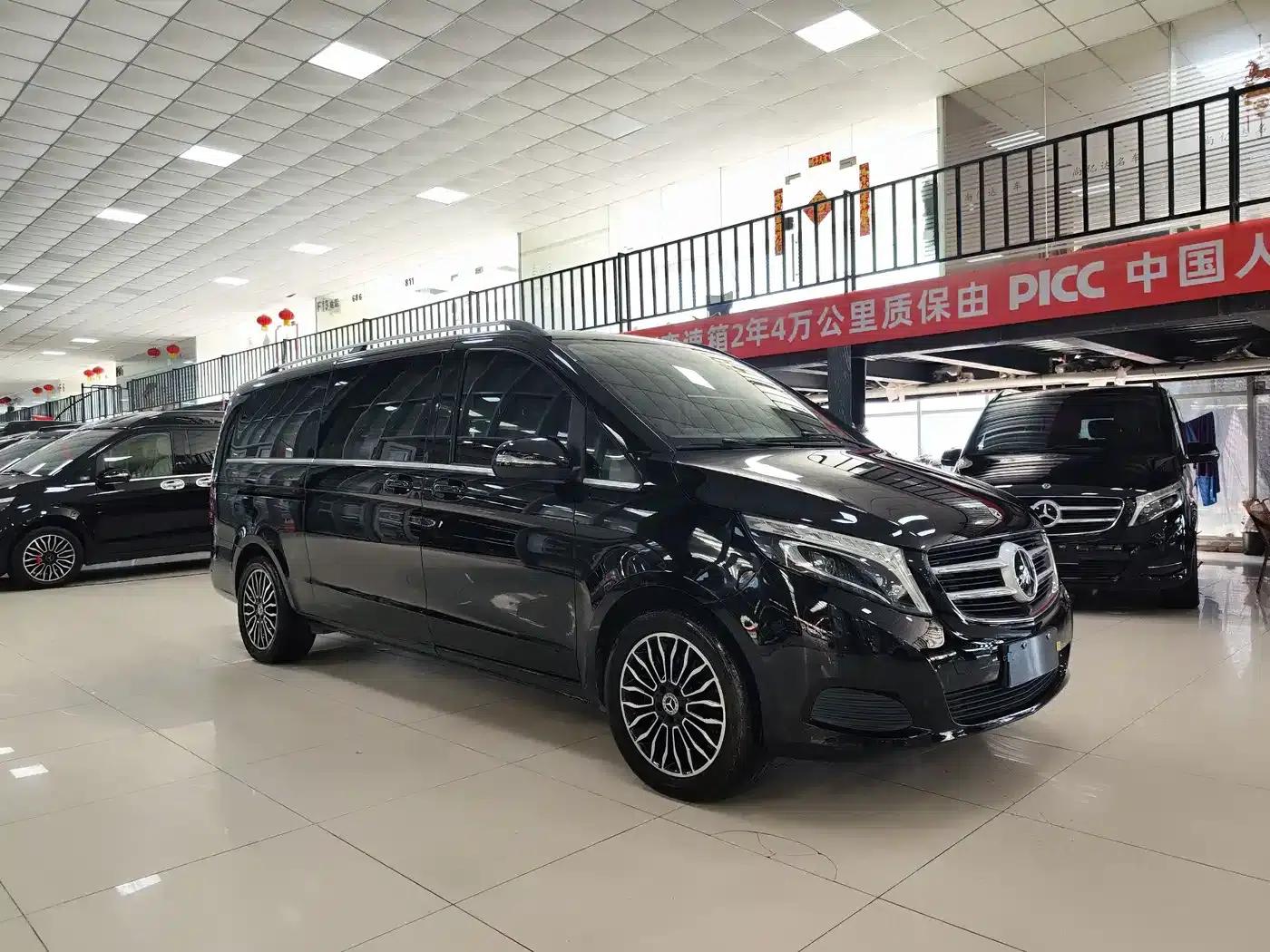 Mercedes-Benz V-Class 2018 V 260 L Premium Extended Edition (China VI Emission Standard) — миниатюра 3